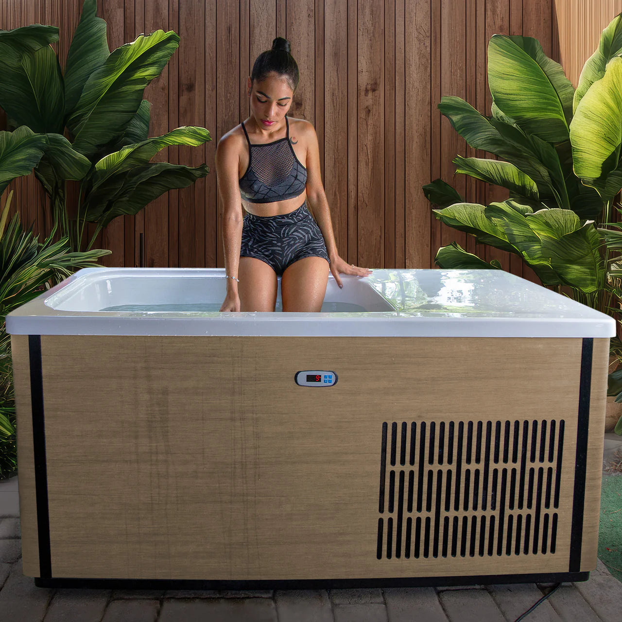 K-PLUNGE Iroquois All-in-One Cold Plunge and Hot Tub with Built-in Chiller
