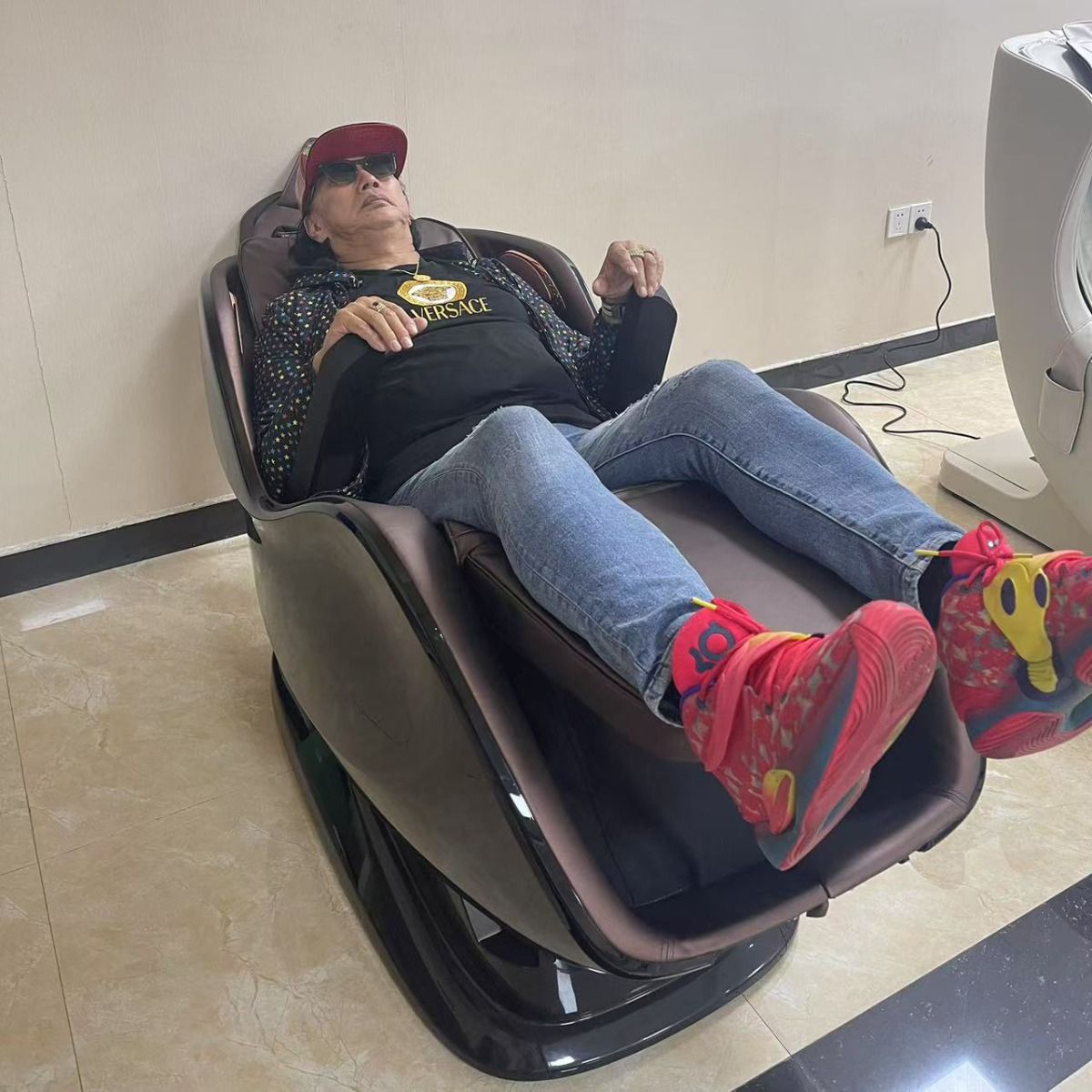 FJ‑2025 DRBOSS PRO WAVE MEDICAL Massage Chair Smart Technology for Active Aging