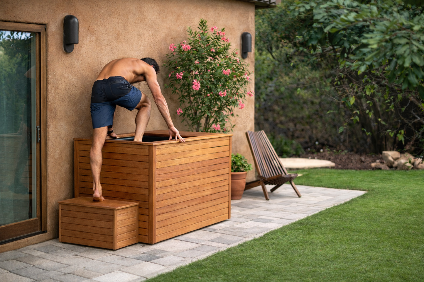 Pacific Plunge-Mahogany Handcrafted Standard Cold Plunge Tub